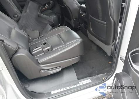 2016 Chevrolet Suburban Ltz z USA, uszkodzony, nr VIN 1GNSKJKC1GR365901